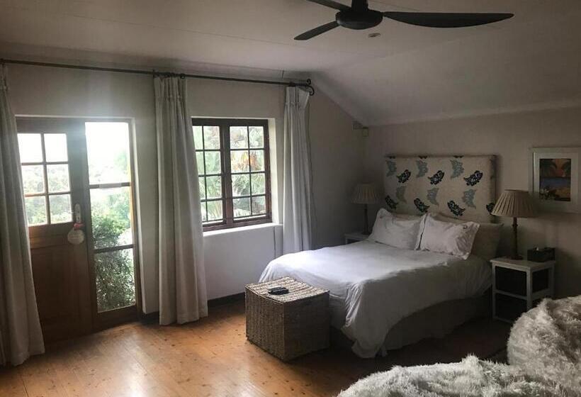 带大床的豪华间, Waterfall Cottages