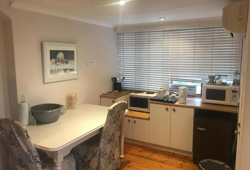 带大床的豪华间, Waterfall Cottages