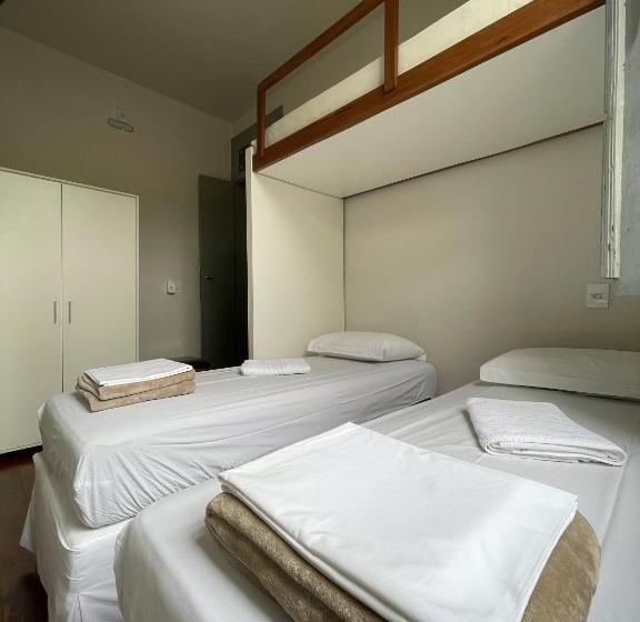 Quarto Triplo Economy, Casarão Hostel