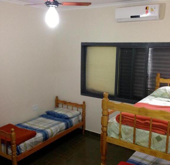 חדר סטנדרט לשלושה, Hostel Araucaria