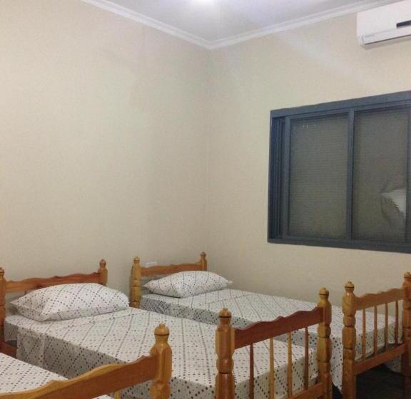 חדר סטנדרט לשלושה, Hostel Araucaria