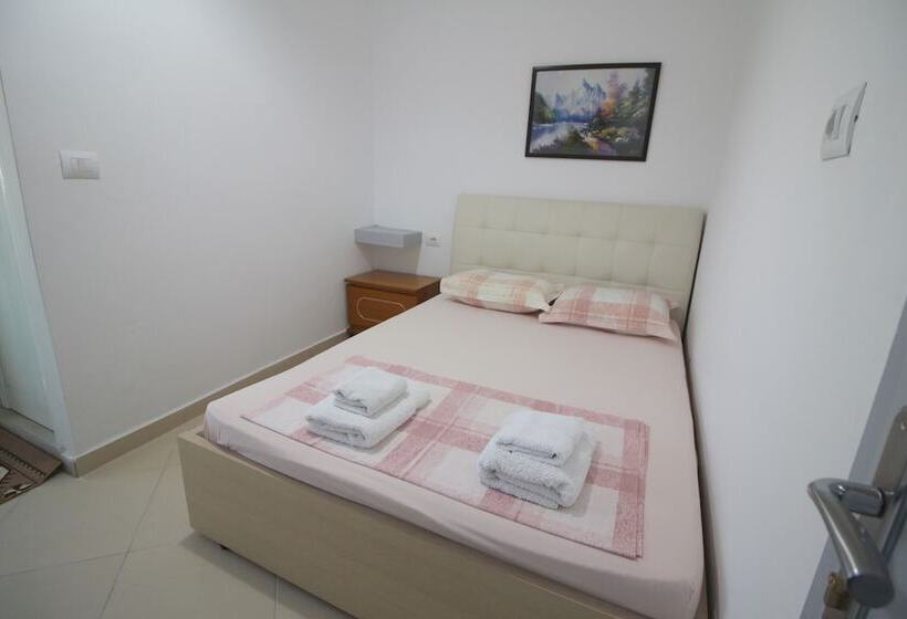 اتاق استاندارد با بالکن, Andy Apartments