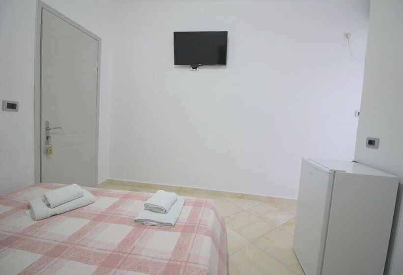 バルコニー付きスタンダードルーム, Andy Apartments