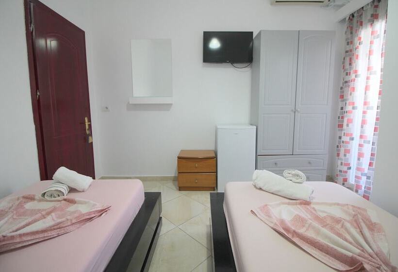 バルコニー付きスタンダードルーム, Andy Apartments