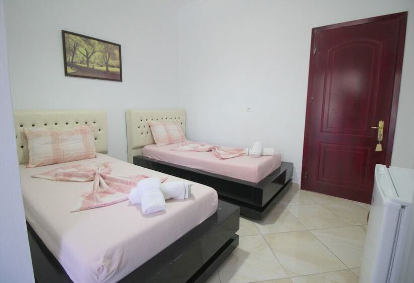 バルコニー付きスタンダードルーム, Andy Apartments