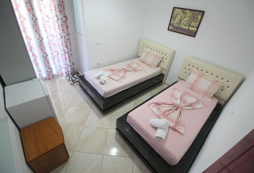 バルコニー付きスタンダードルーム, Andy Apartments