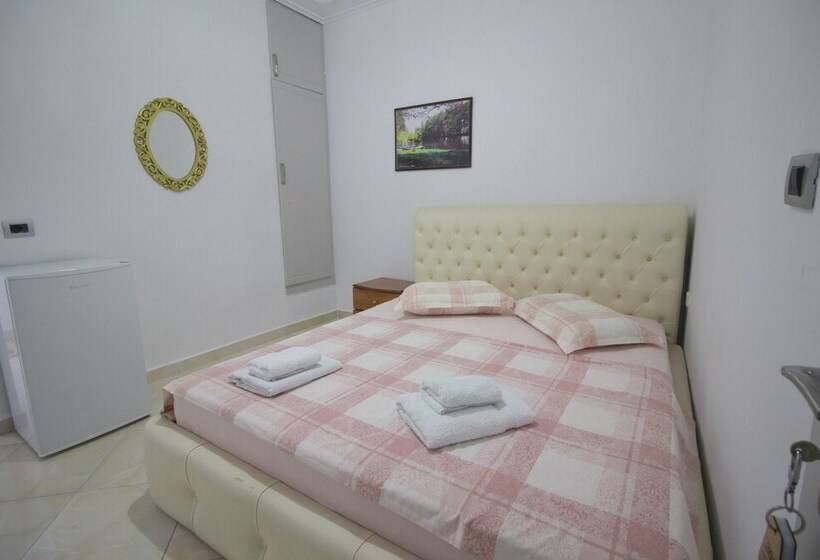 バルコニー付きスタンダードルーム, Andy Apartments