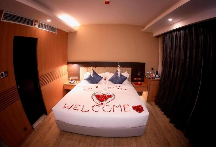 سوییت جونیور, Days Hotel Dhaka
