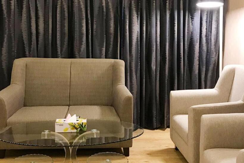 سوییت جونیور, Days Hotel Dhaka