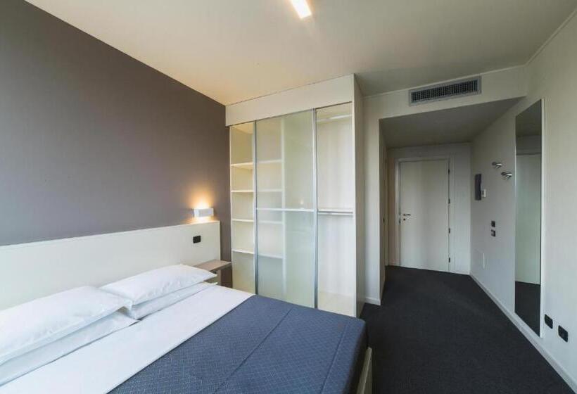 חדר סטנדרט, Giallo