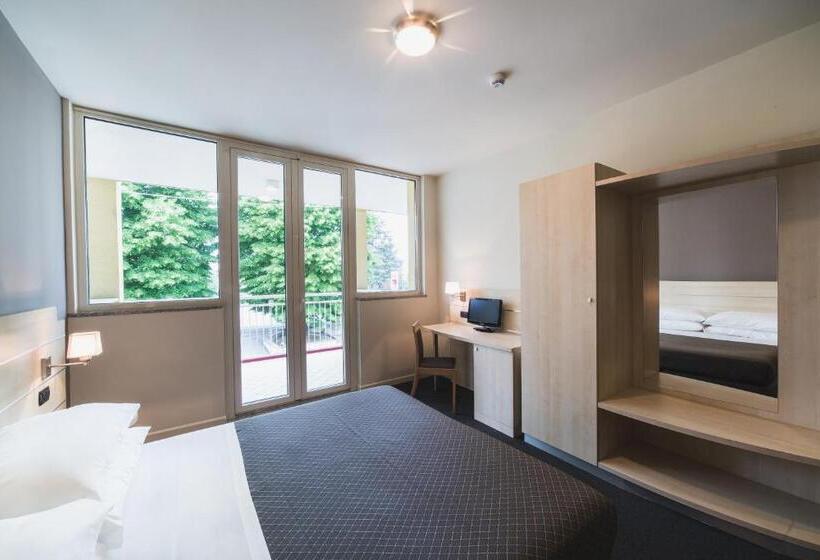 חדר דלוקס עם מרפסת, Giallo