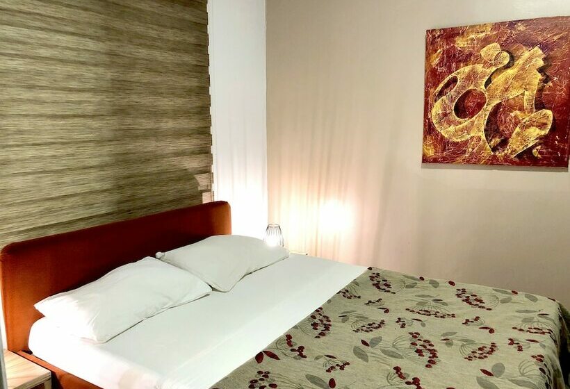 اتاق استاندارد یک نفره, La Chaumiere