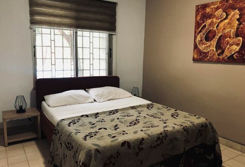 اتاق استاندارد یک نفره, La Chaumiere