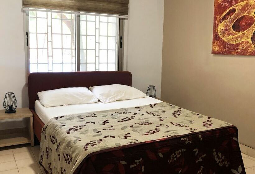 اتاق استاندارد یک نفره, La Chaumiere