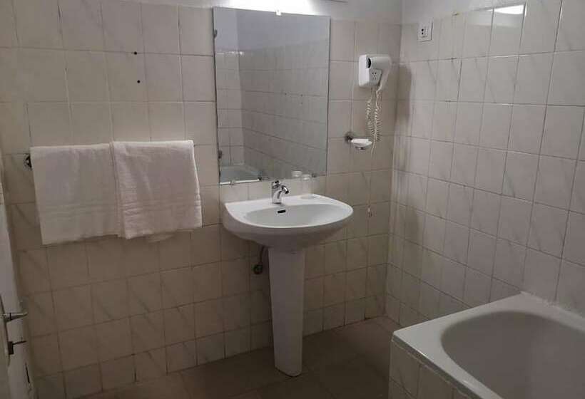 اتاق استاندارد یک نفره, La Chaumiere