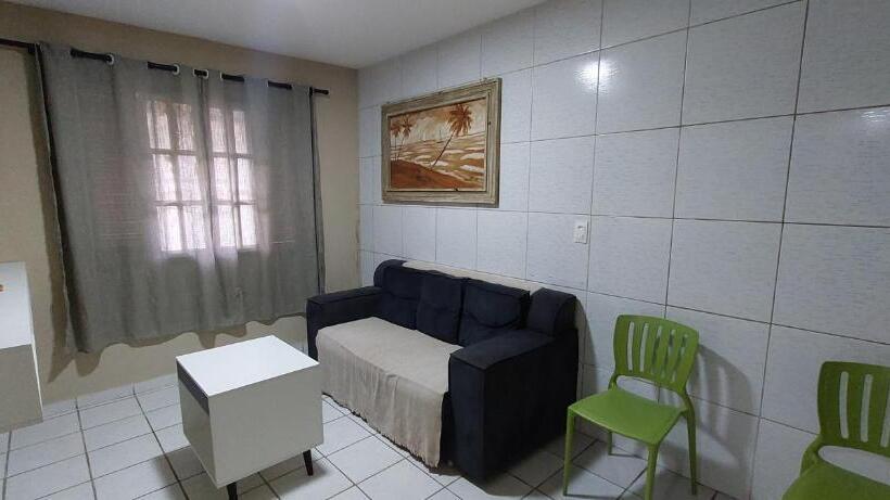 家庭间, Hostel Araçoiaba