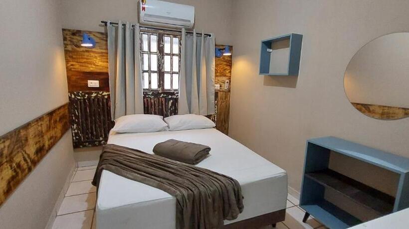 家庭间, Hostel Araçoiaba