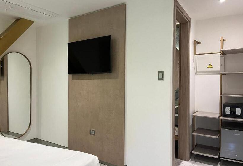 스탠다드 룸, Delamar