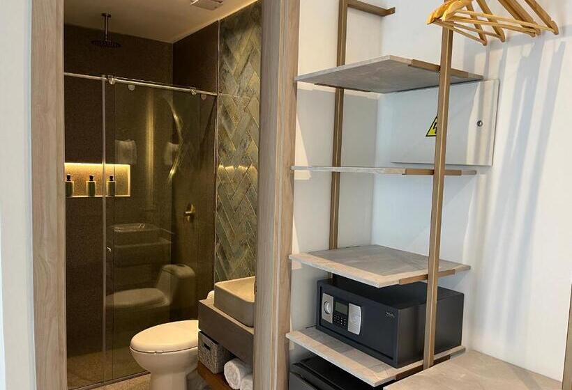 스탠다드 룸, Delamar