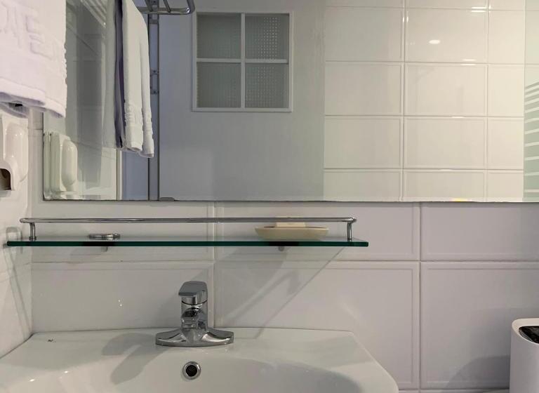 חדר סטנדרט נוף לים, Red Hat Snail