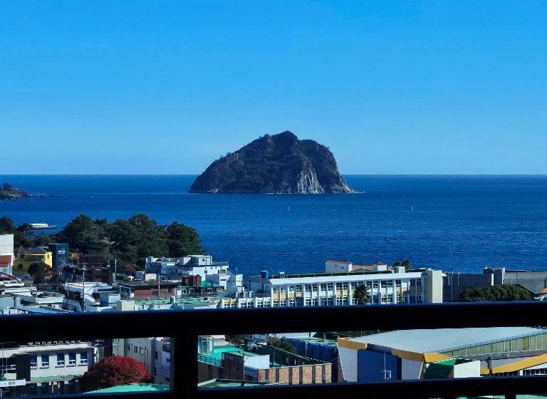 חדר סטנדרט נוף לים, Red Hat Snail