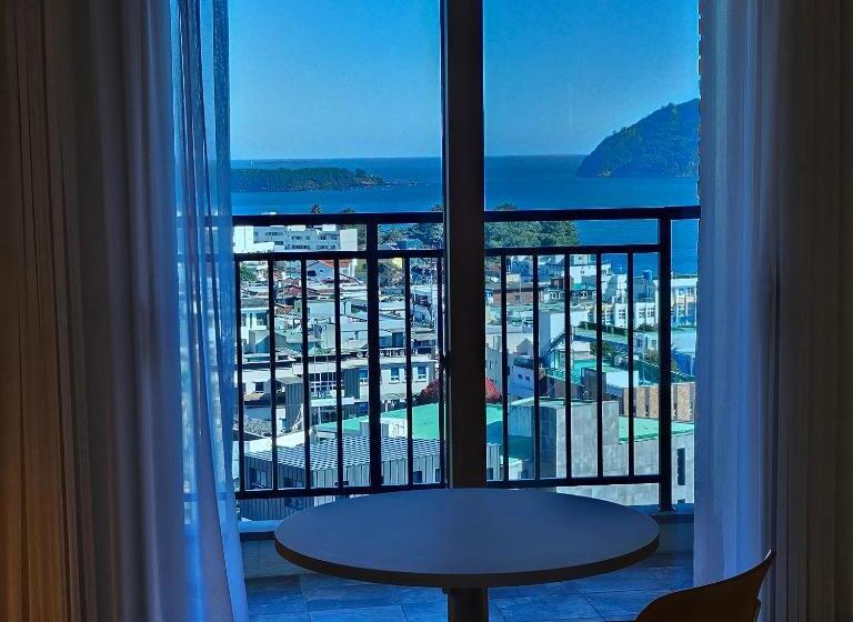 חדר סטנדרט נוף לים, Red Hat Snail