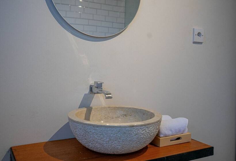 غرفة قياسية, Bale Taru Pecatu