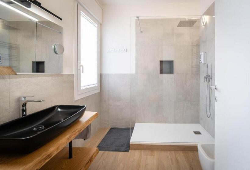 غرفة قياسية رباعية, Cristal Apartments