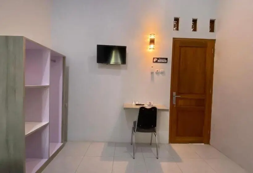 Quarto Estandar, Livina S House