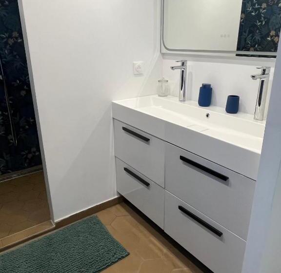 חדר סופריור, La Boca Noche