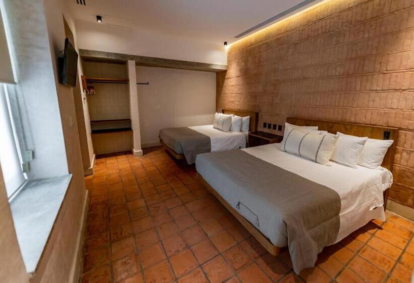 غرفة قياسية, La Gloria Mesón