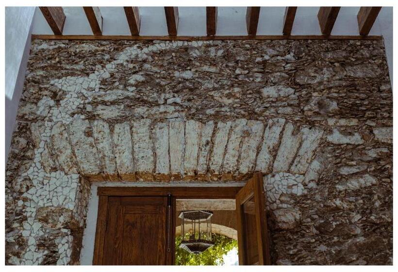 جناح سوبيريور, La Gloria Mesón