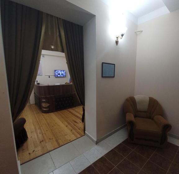 اتاق استاندارد سه نفره, Stop