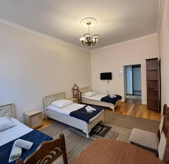 اتاق استاندارد سه نفره, Stop