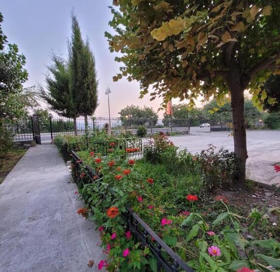 آپارتمان 1 خوابه, Stop