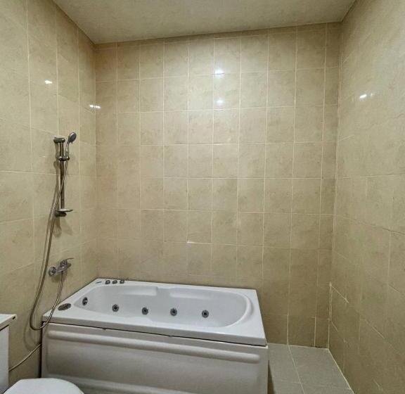 اتاق خانوادگی, Stop