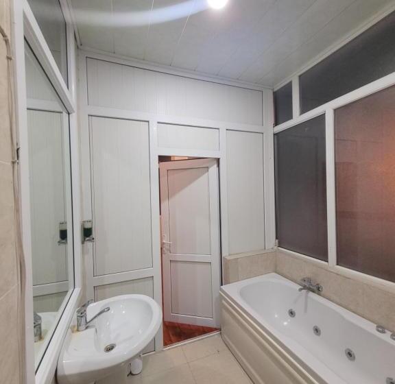 اتاق خانوادگی, Stop