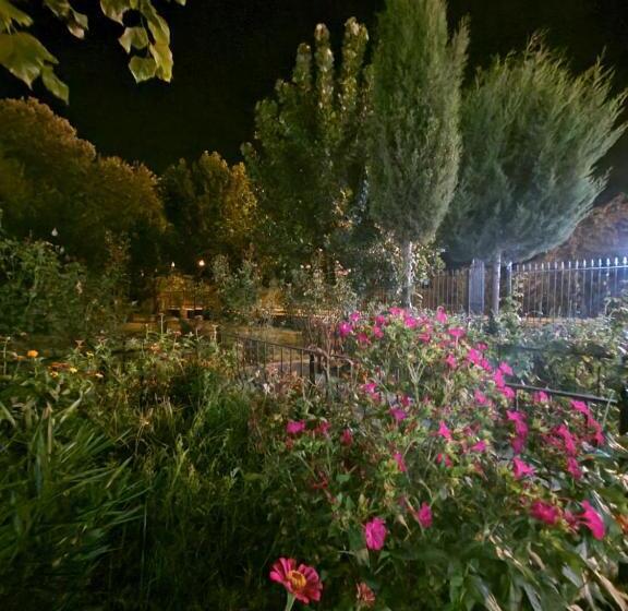 اتاق خانوادگی, Stop