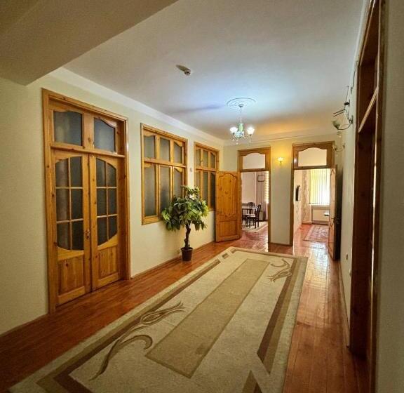 اتاق خانوادگی, Stop