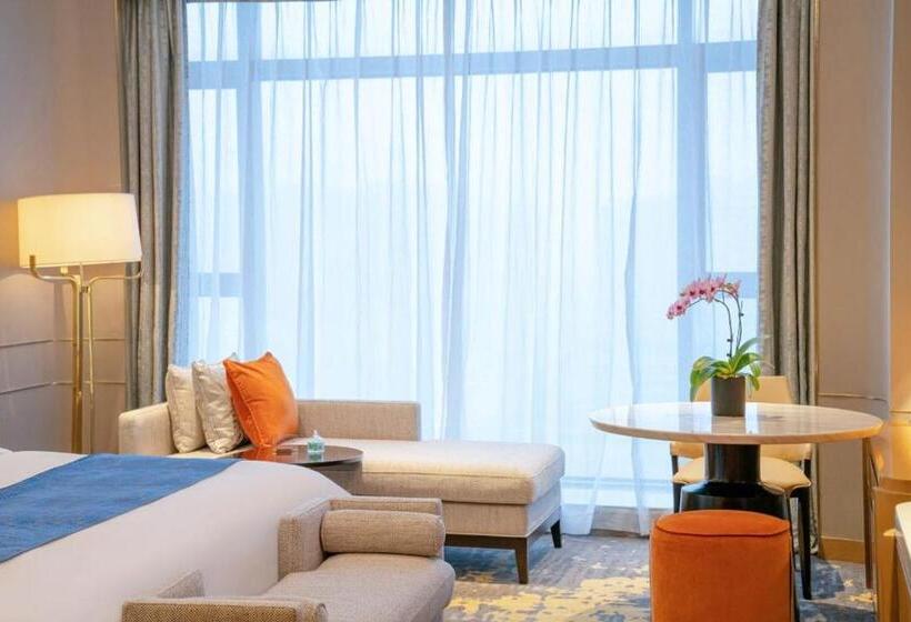 带大床的豪华间, Ytl Ouyue International