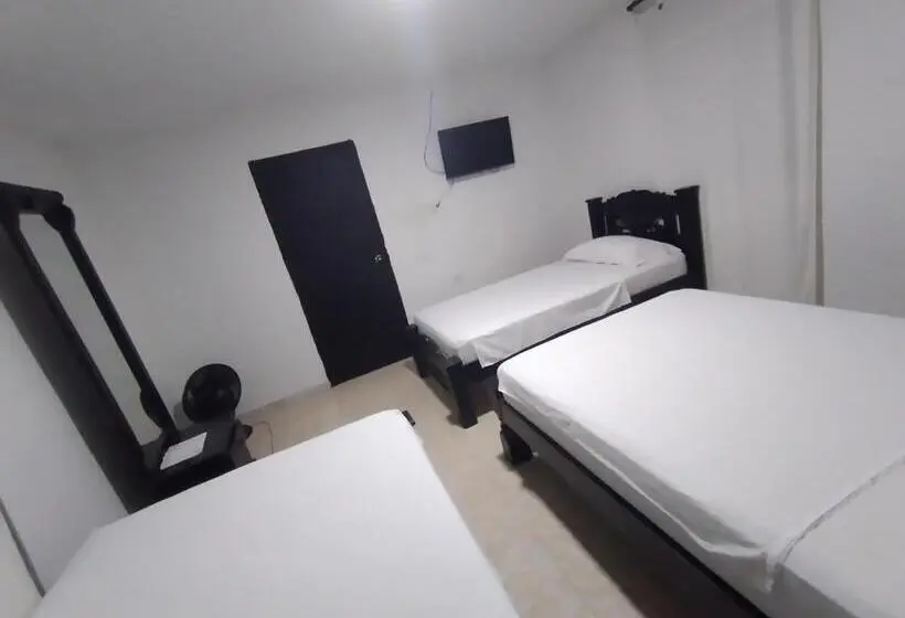スタンダードトリプルルーム, Hostal El Bigote