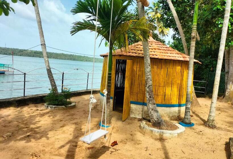 スーペリアファミリールーム, Kayaltheeram Resort & Homestay