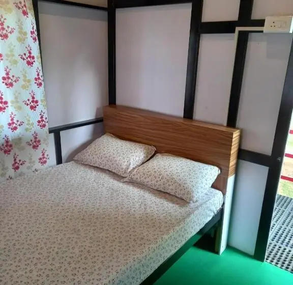 バルコニー付きスタンダードルーム, Kayaltheeram Resort & Homestay