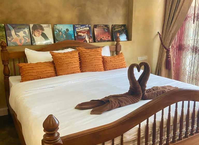 キングサイズベッドのスタンダードルーム, 17stories 2