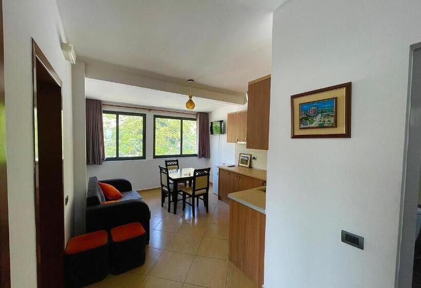 2 Bedrooms Apartment Mountain View, Kloi Luxury Rooftops