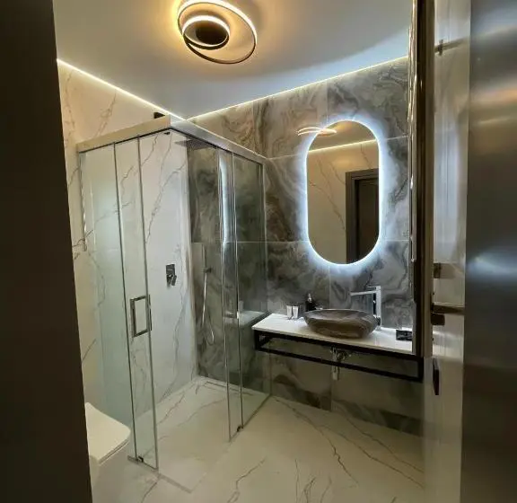 Habitación Cuádruple Estándar con Balcón, Le Mer