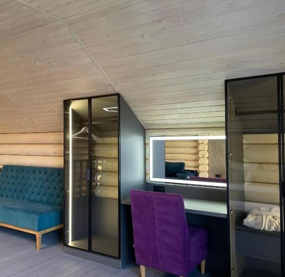 חדר לארבעה סטנדרטי עם מרפסת, Le Mer