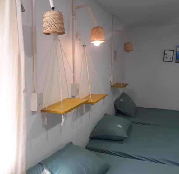 تختخواب در اتاق مشترک, ở Mô Dalat