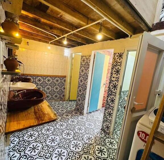 اتاق اکونومی, ở Mô Dalat