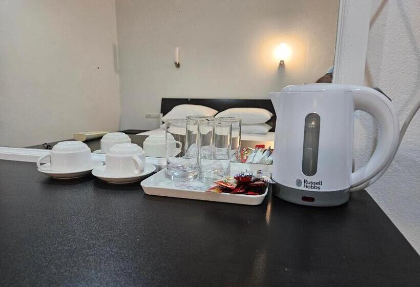 اتاق لوکس, Sunset Villa